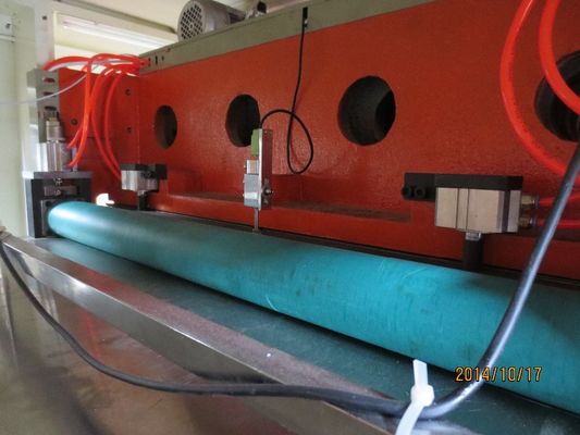 Automatyczna maszyna do cięcia rolek 380 V 90 do 140 razy / min dostawca