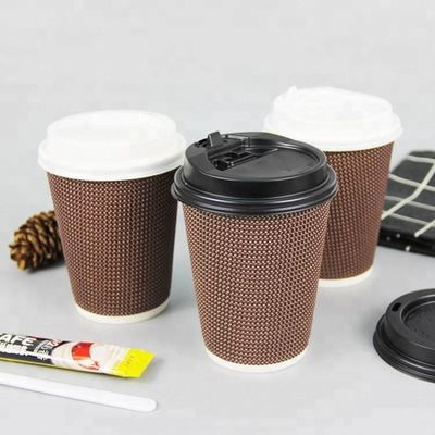Plastikowa filiżanka do parzenia kawy i wykrawania dostawca